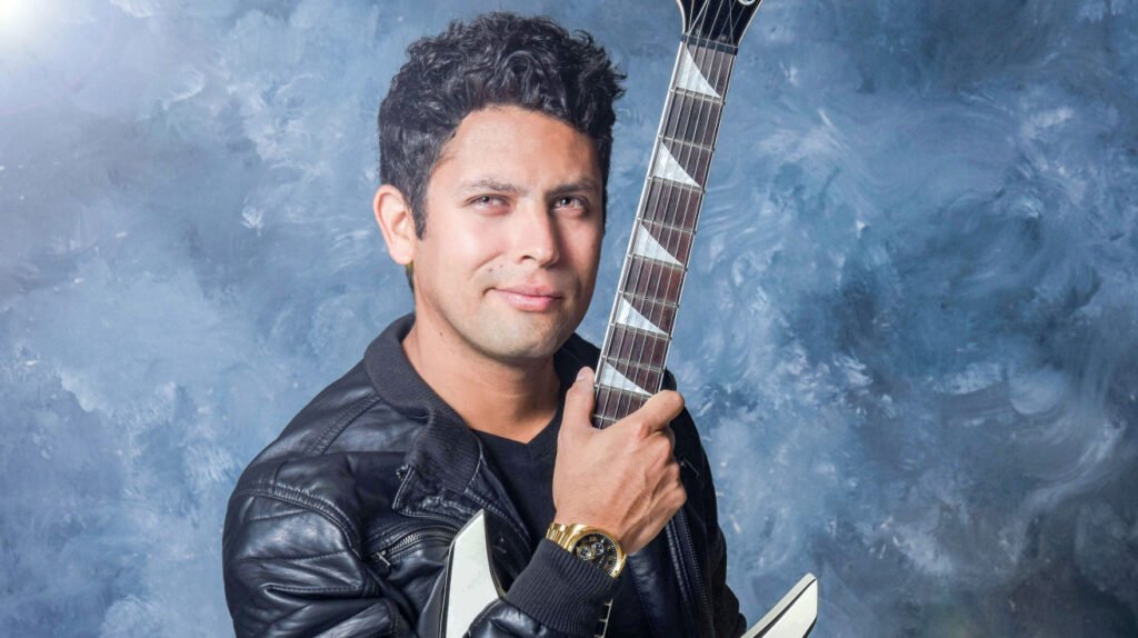 南米ペルーから登場！ギタリスト、エマ・ジュンコルが日本のメタルシーンを震撼させる！
